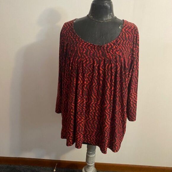 Rafella Black/Red pleated front 3/4 sleeves top, size 2X - Picture 1 of 2